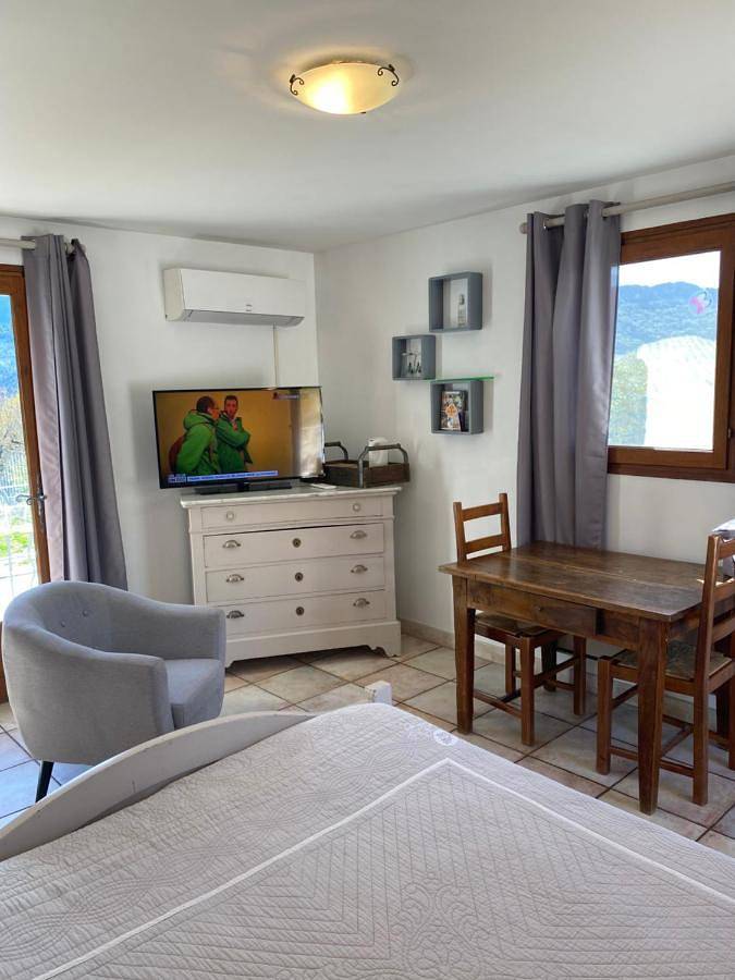 Chambre d'hôtes une fenêtre sur le Ventoux in Plaisians, Région de nyons