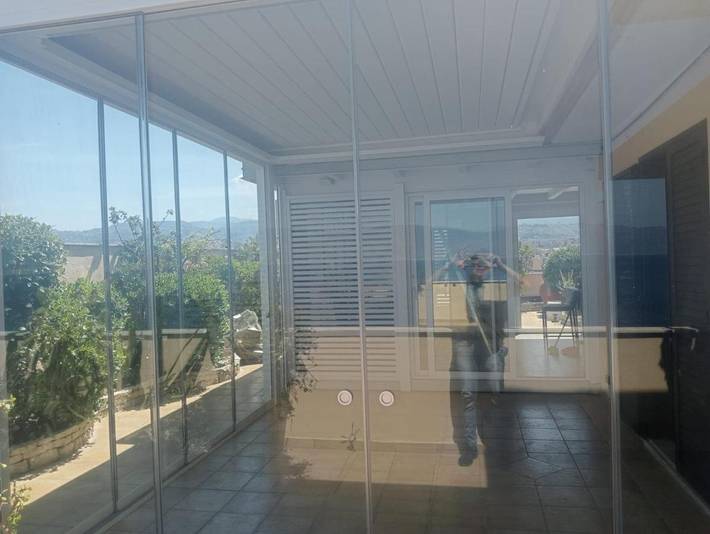 Gîte pour 4 personnes, avec Balcon et Terrasse ainsi que Jardin et Vue à Reggio de Calabre - 2
