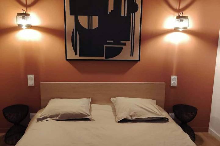 Ganze Wohnung, La Villa Bompard 50m² Cœur de Ville Avec Terrasse in Rodez, Aveyron