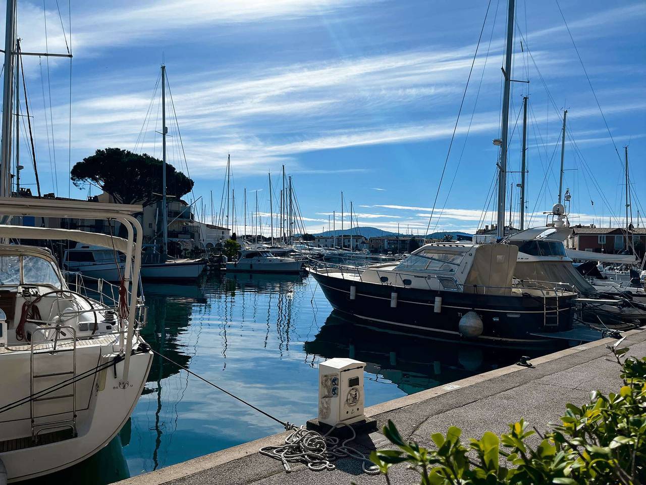 Entire apartment, Modern air-conditioned apartment with terrace in Port Grimaud in Port Grimaud, Grimaud