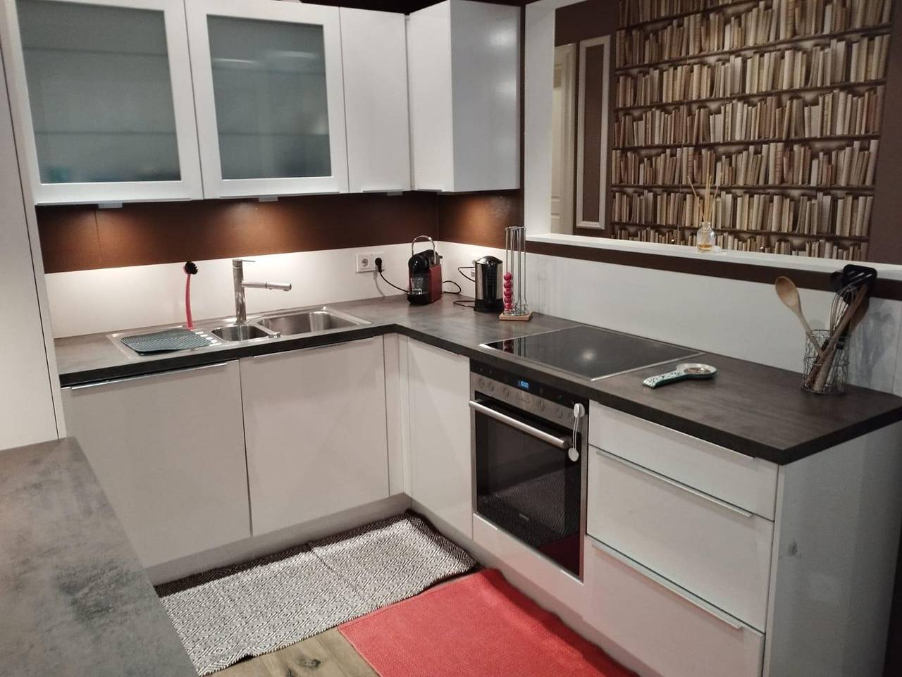 Ganze Ferienwohnung, Amalien 12 in München Maxvorstadt, München