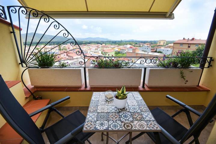B&b per 3 persone, con panorama e balcone in Muravera