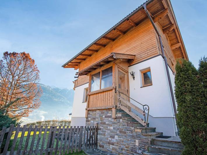 Chalet für 6 Personen, mit Balkon und Terrasse sowie Garten und Sauna in Fügen