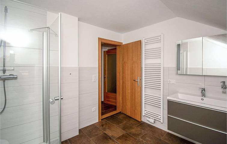 Ganze Ferienwohnung, Gemütliche Ferienwohnung mit Bergblick, Küche und Parkplatz im Lesachtal in Gailtaler Alpen, Lesachtal