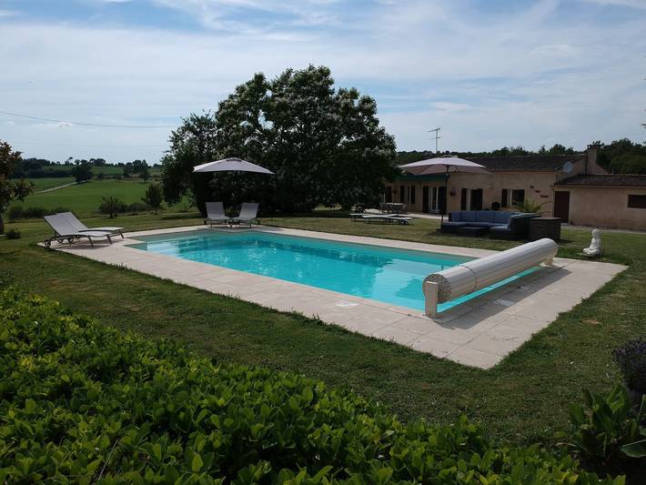 Casa de vacaciones 'The Vine House' con piscina privada, terraza privada y Wi-Fi in Villefranche-de-Lonchat, Périgord Pourpre