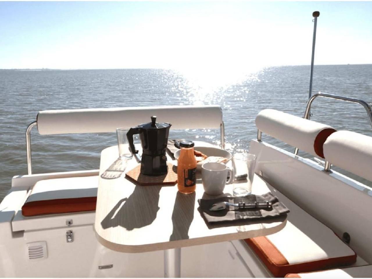 Ganze Wohnung, Yacht Overtime im Hafen der Marina Braunsbedra in Braunsbedra, Saale-Unstrut