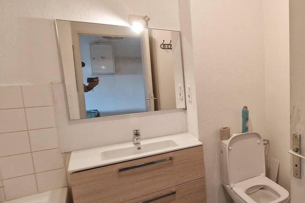 Apartamento entero, Studio in front of Dole train station 39100 in Dole (Jura), Jura