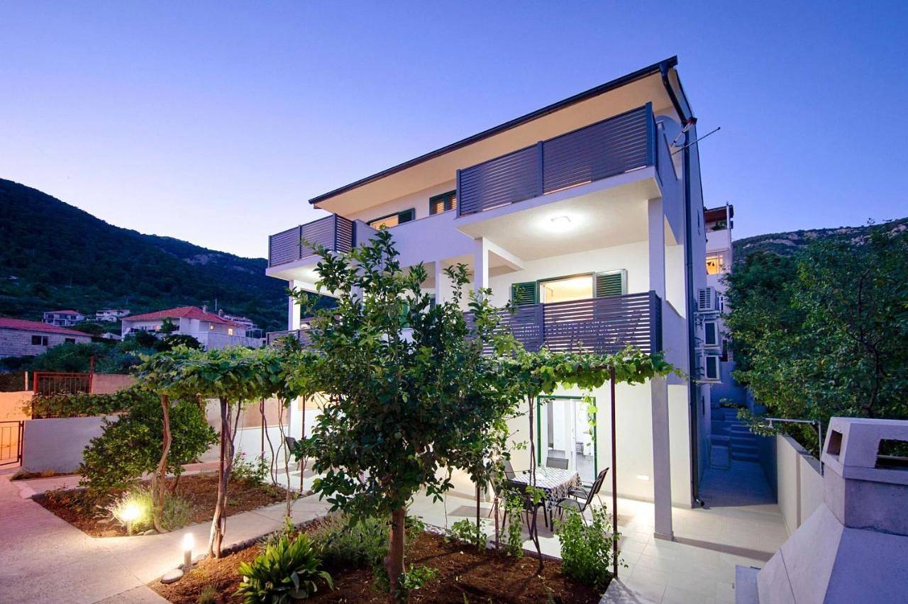Two-Bedroom Apartment in Komiža, Split-Dalmatie