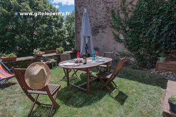 Gîte pour 2 personnes, avec jardin dans l' Aveyron