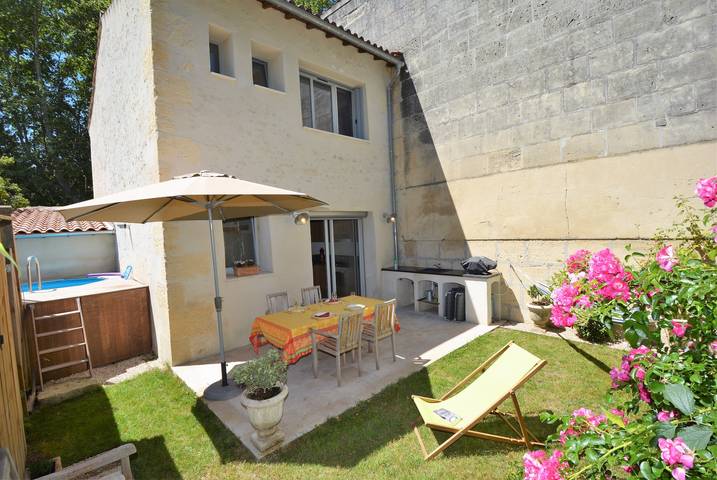 Gîte pour 4 personnes, avec piscine