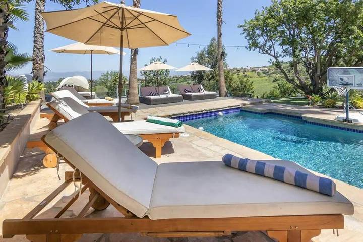 Villa pour 10 personnes, avec jardin ainsi que piscine et vue, animaux acceptés à Los Angeles - 3