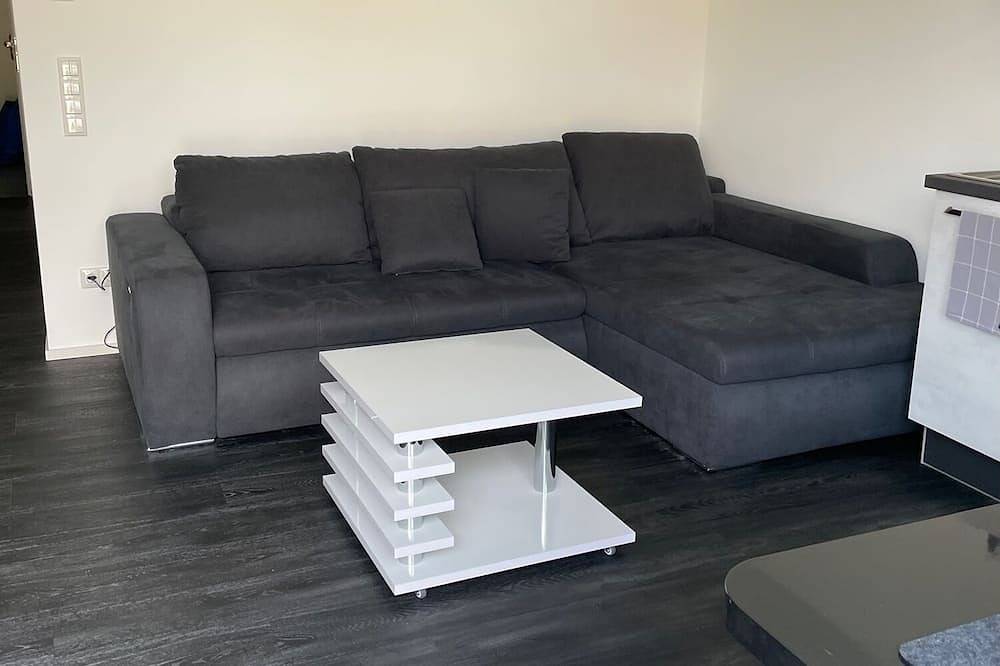 Ganze Wohnung, Ferienhaus mit 6 Apartments, Terrasse und Blick auf den Stausee in Saaldorf, Bad Lobenstein