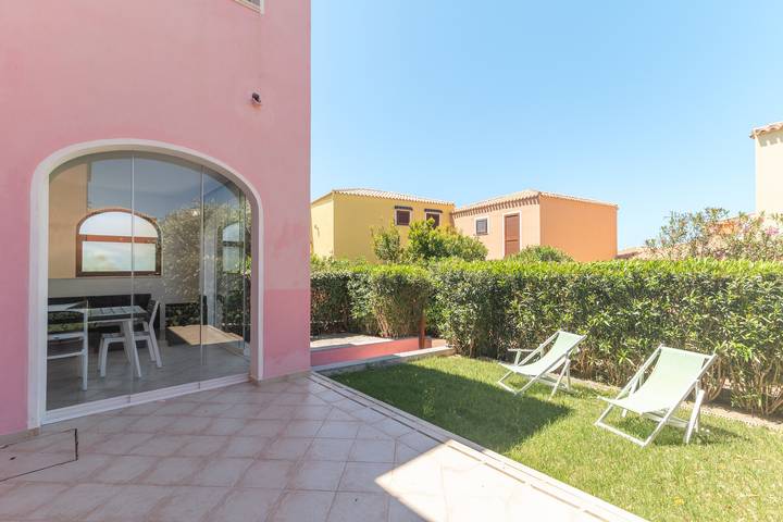 Appartement entier, Appartement « Sardegna Stupenda N 01 » avec piscine commune, Wi-Fi et climatisation in Vignola Mare, Aglientu
