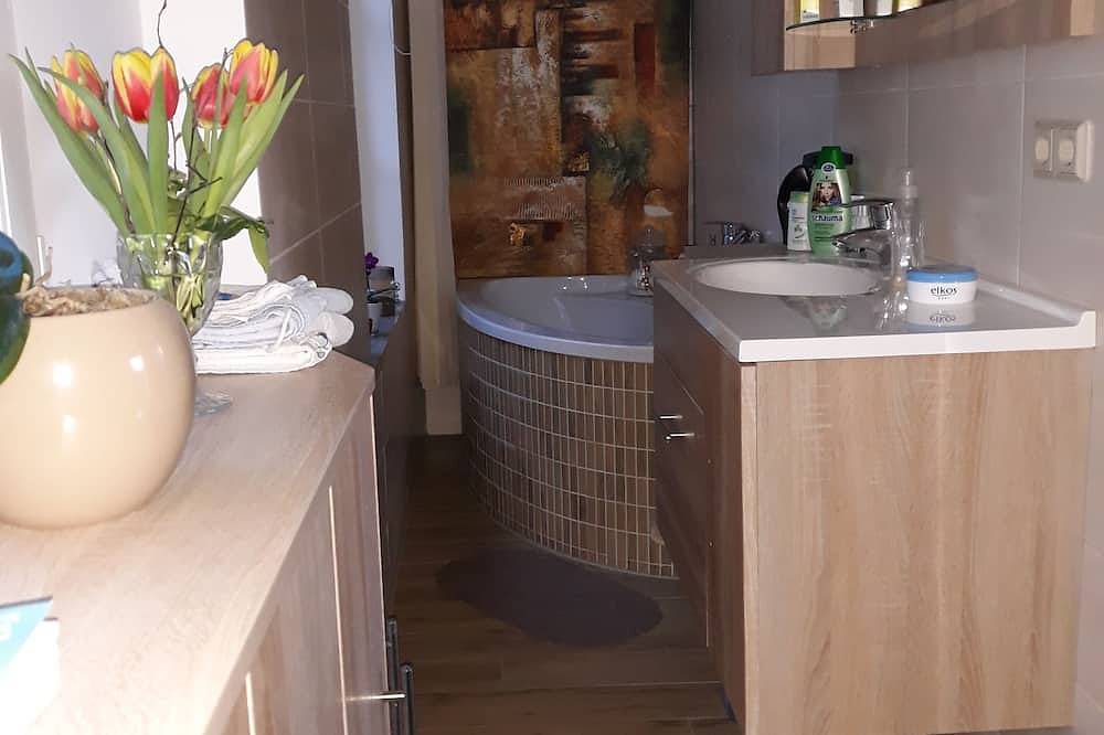 Bungalow am Stadtrand  mit Terrasse unter Altbaumbestand in Quedlinburg, Harzvorland