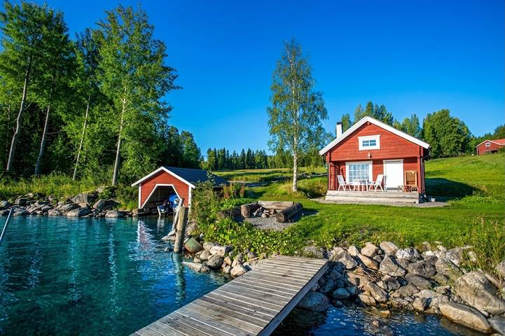 Wunderbares Ferienhaus direkt am See mit Sauna, Wifi und Wildnisbad (mietbar) in Jämtland