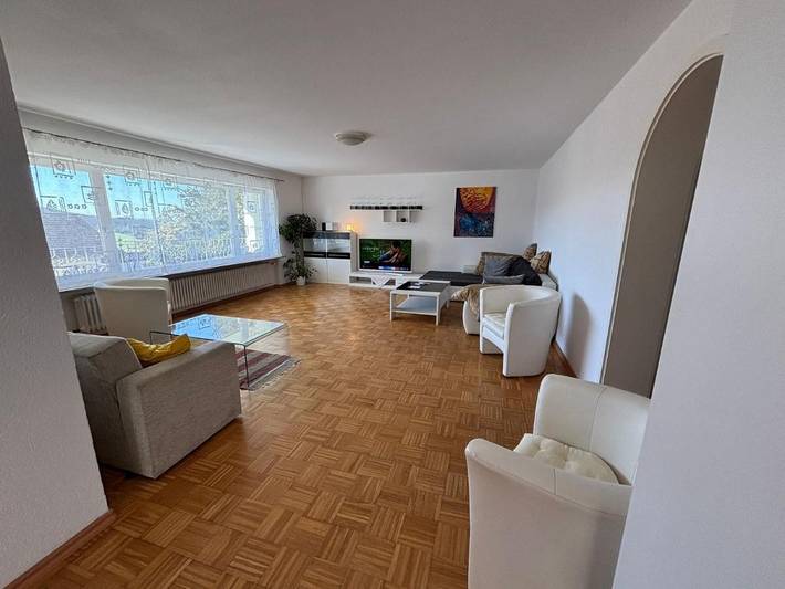 Ferienwohnung für 8 Personen, mit Balkon und Terrasse sowie Garten und Ausblick in Bad Dürrheim
