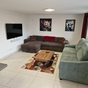 Gîte pour 4 personnes, avec terrasse à Grézieu-la-Varenne