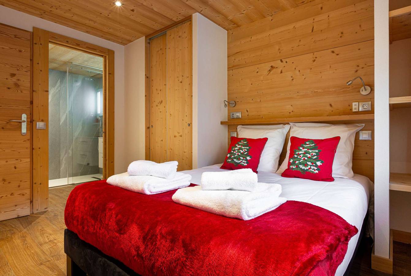 Ganze Ferienwohnung, Ferienwohnung für 7 Personen mit Balkon/Terrasse in Le Grand-Bornand, Annecy und Umgebung