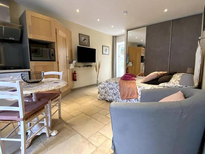 Location de vacances pour 2 personnes, avec piscine ainsi que jardin et vue à Reillanne - 3