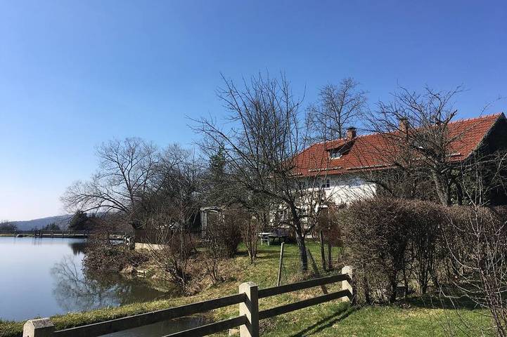 Uriges Bauernhaus in idyllischer Lage zwischen Ritterburg und Badeteich in Falkenfels, Ostbayern