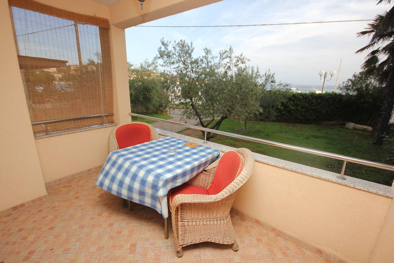 Apartamento entero, Apartamento de una habitación con terraza y vista al mar Preko, Ugljan A-8315-e in Preko, Isla de Ugljan