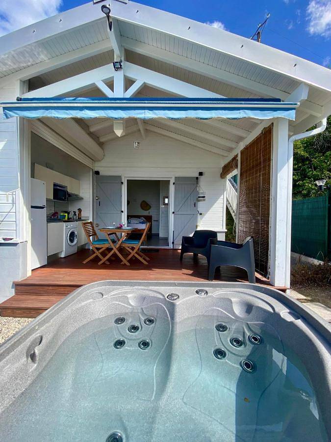 Gîte pour 2 personnes, avec jardin et jacuzzi à Schœlcher - 2