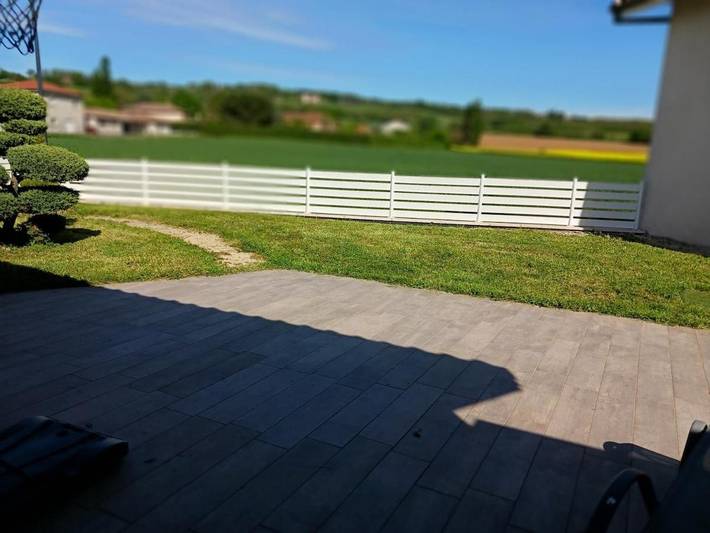 Location de vacances pour 10 personnes, avec vue et jardin dans Reventin-Vaugris - 2