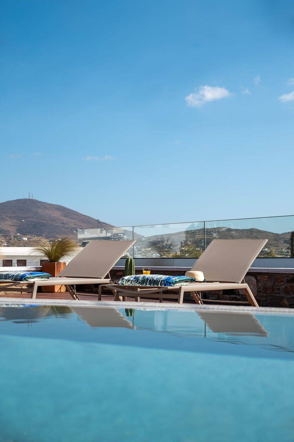 Magnificent Tinos Suite | Suite with Stunning Sea Views and Private Swimming Pool | Walking Distance to The Beach | Martiou in Tinos