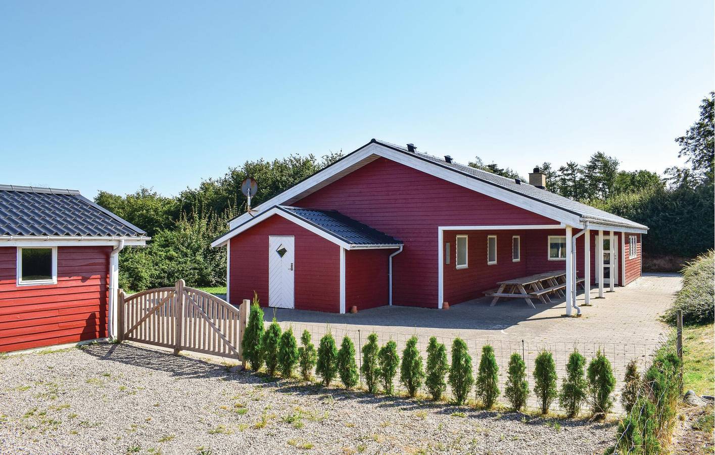 Feriehus for 14 personer med terrasse in Bukkemose, Humble