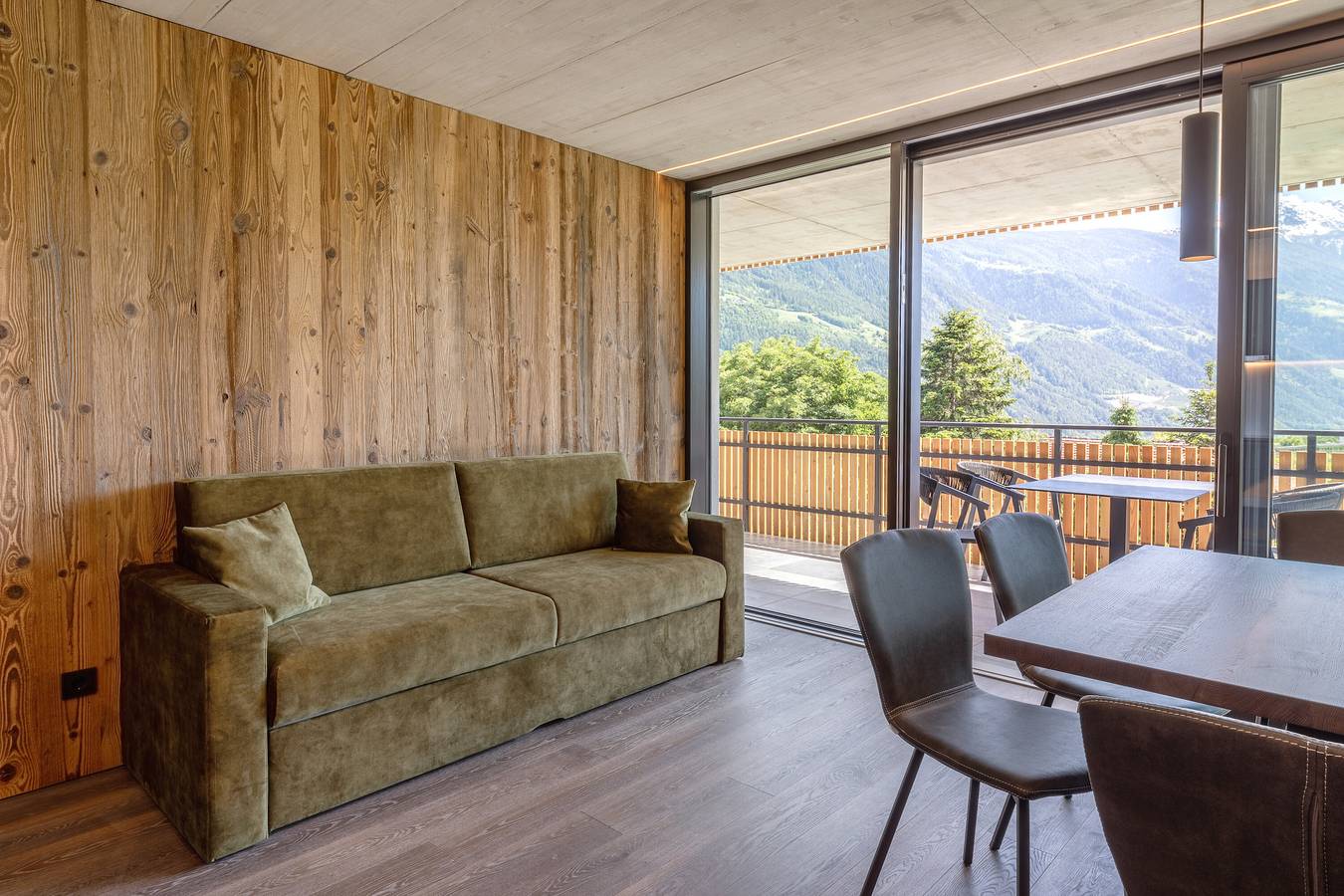 Ganze Wohnung, Ferienwohnung 'Köfele Lodge Sepp' mit Bergblick, Gemeinschaftspool und Wlan in Partschins, Texelgruppe