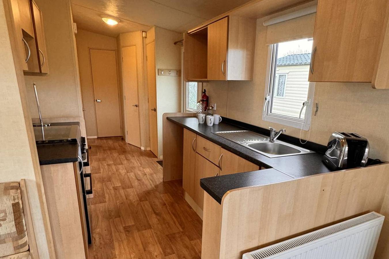 3 Bed Caravan - Sleeps 8 - Pet friendly, Parking in Towyn, Conwy und Umgebung
