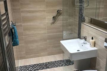 Log Cabin for 4 People in Mersea Island, Colchester, Photo 3