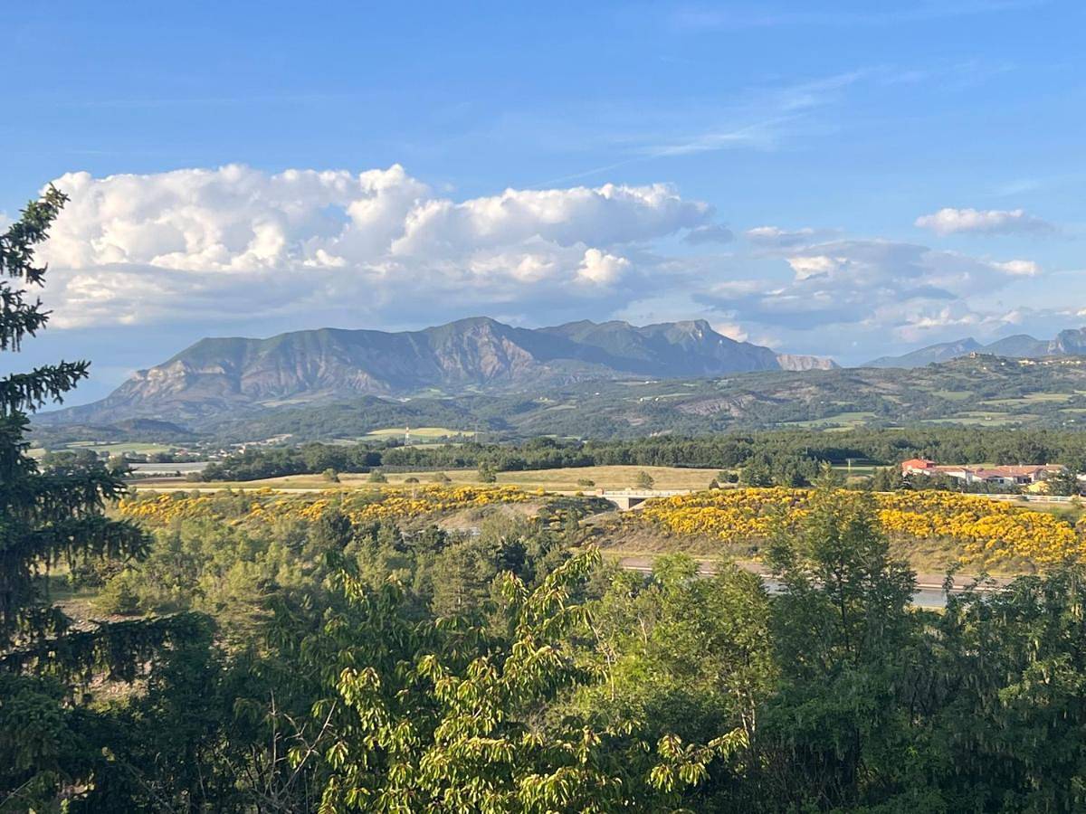 Appartement entier, Appartement calme avec jardin dans maison in Le Poët, Région de Gap