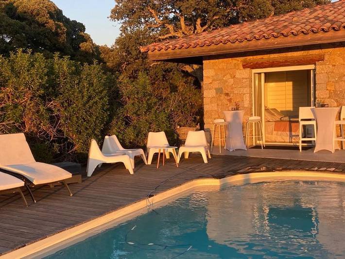 Chambre d’hôte pour 6 personnes, avec jardin et piscine ainsi que terrasse et vue en Corse - 4
