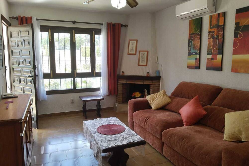 Lovely 2 Bedroom Bungalow in Beautiful Cabo Roig in Cabo Roig, Costa Blanca