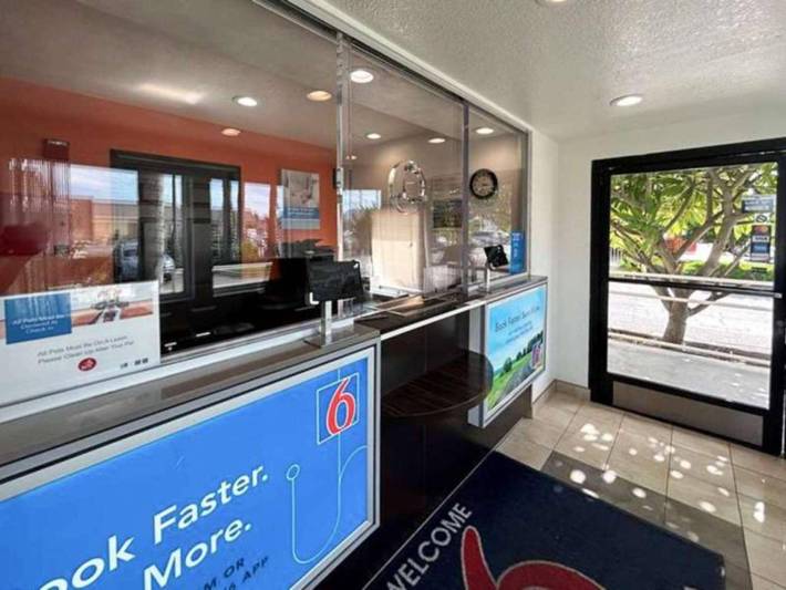 Apartamento entero, 1 cama tamaño queen | Suite, para fumadores, con microondas in Riverside, Riverside County