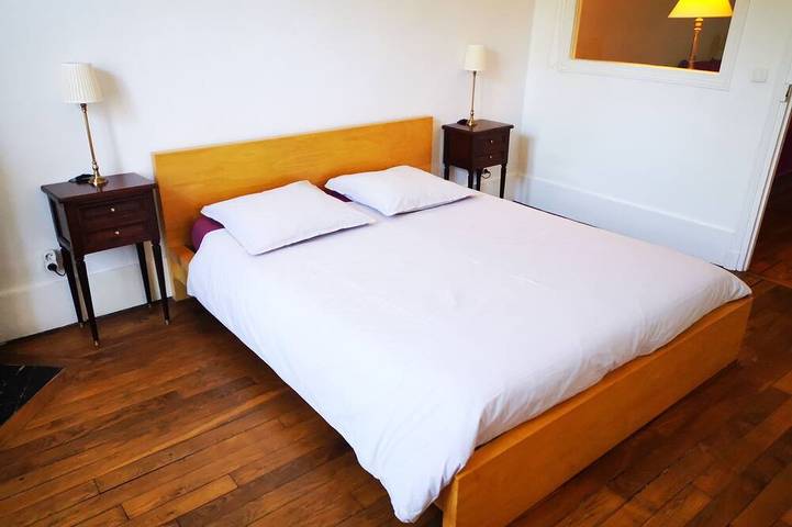Appartement entier, Pour travailler ou visiter, calme, en rez-de-chaussée  avec petite cour privée. in Versailles, Yvelines