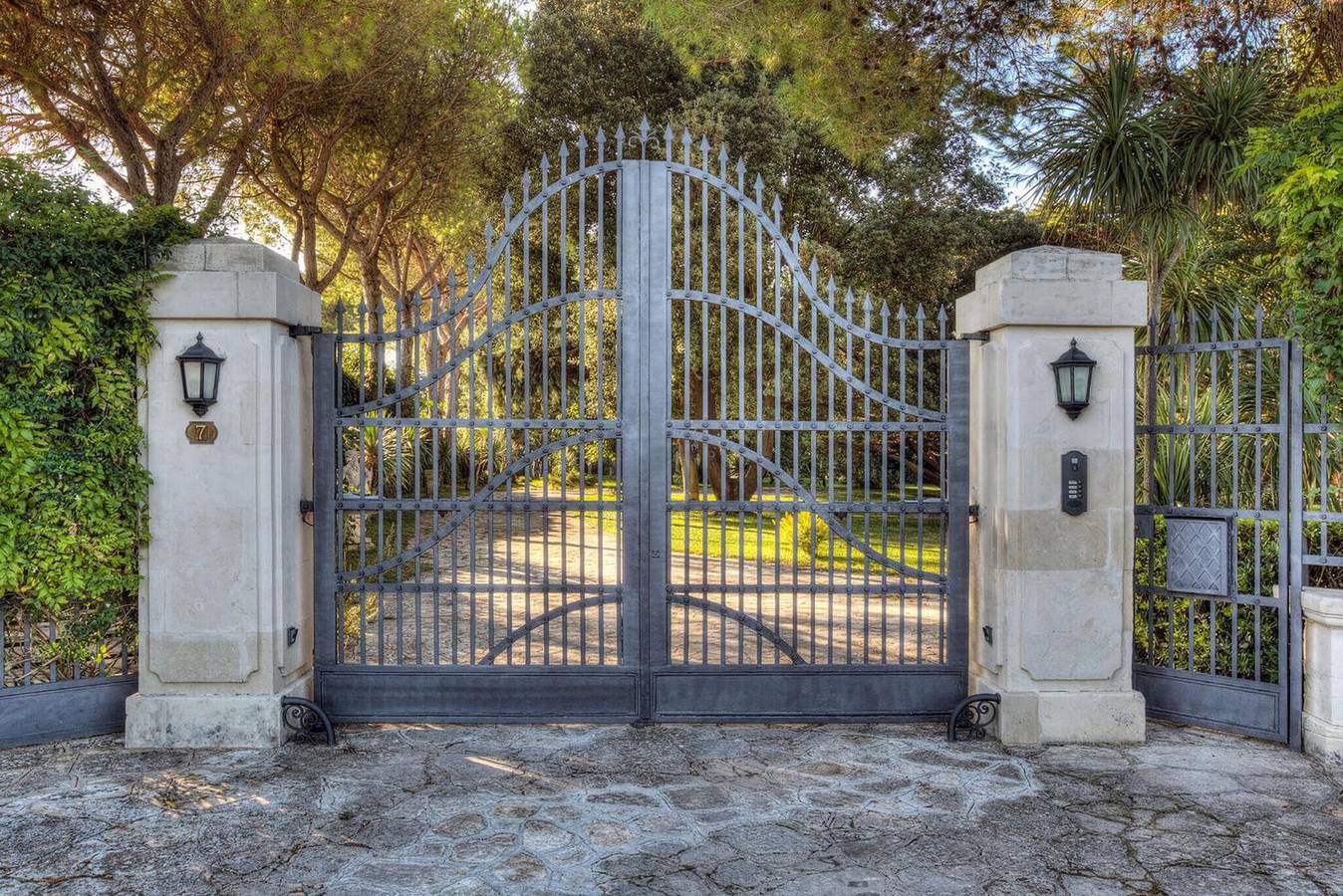 Villa 'Dependance' with Shared Pool, Wi-Fi and Air Conditioning in Lecce, Lecce Province