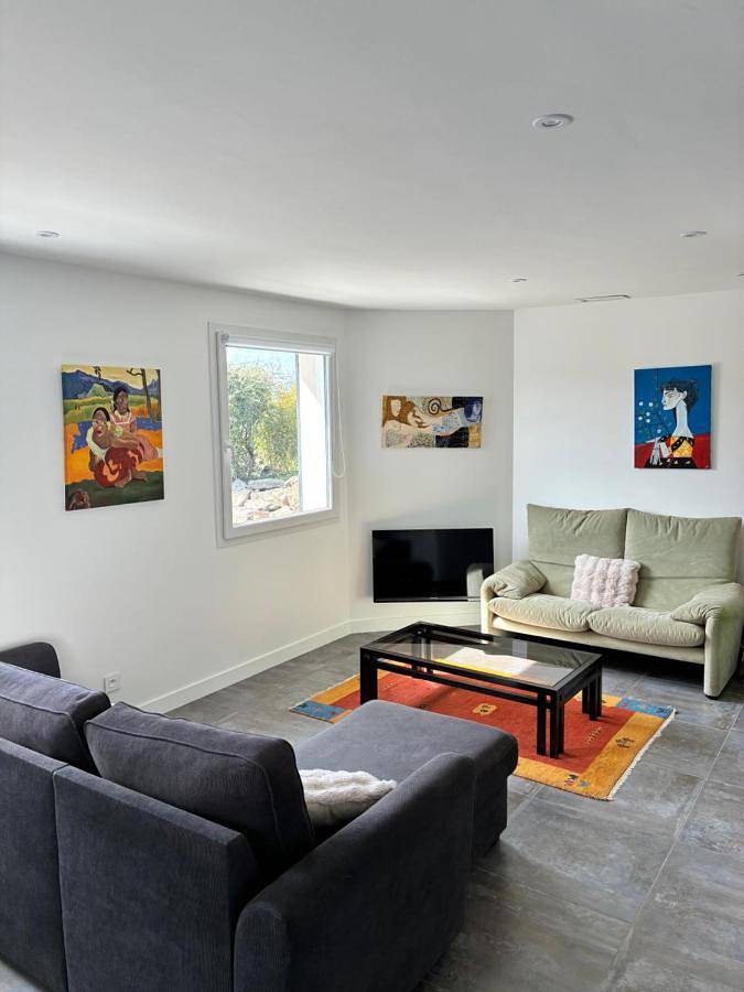 Location de vacances pour 4 personnes, avec piscine ainsi que jardin et vue à Veyre-Monton - 2