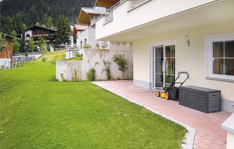 Geheel vakantieappartement, Stijlvol Sauna Apt: Ski, Dineer, Ontspan! in Lechtal Alps, Sankt Anton am Arlberg
