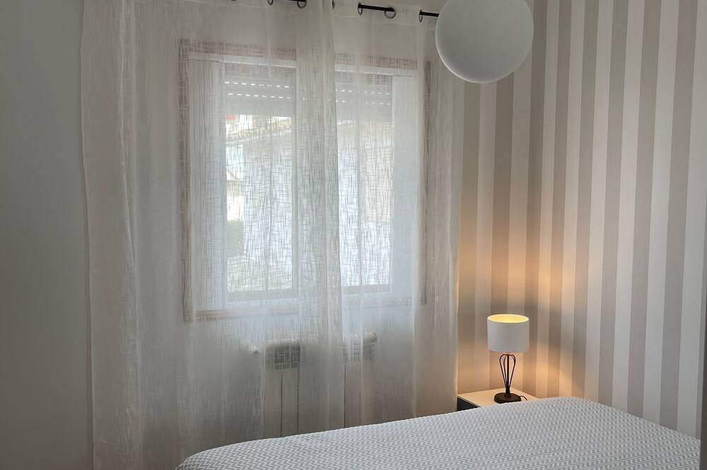 House 6 px 100m walk from the beach and 20' by train from the historic center of Porto. in Arcozelo, Distrito de Porto