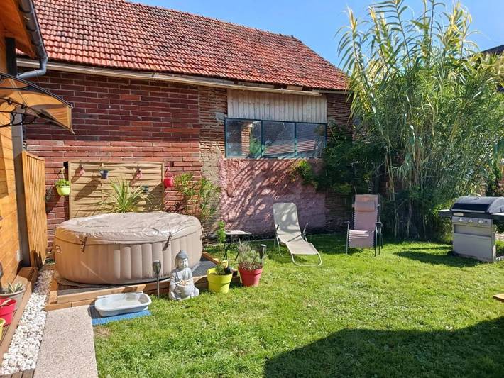 Gîte pour 4 personnes, avec vue et jardin dans Bosjean