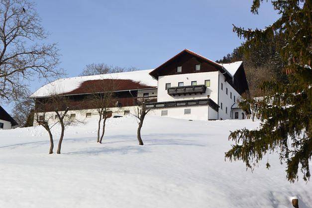 Biohof Himbrechtsöd - Ferienwohnung 1 mit Balkon und schöner Aussicht in Waidhofen an der Ybbs, Mostviertel Region