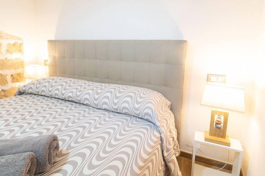 Ganze Wohnung, Platz, Komfort und Entspannung in Mandriola, nur wenige Schritte vom Meer entferntentdecke das Apartment Conchiglia, eine geräumige und komfortable Dreizimmerwohnung in Mandriola, nur 3 Gehminuten vom Strand entfernt – ideal für alle, die einen erhol in Mandriola, Sardinien
