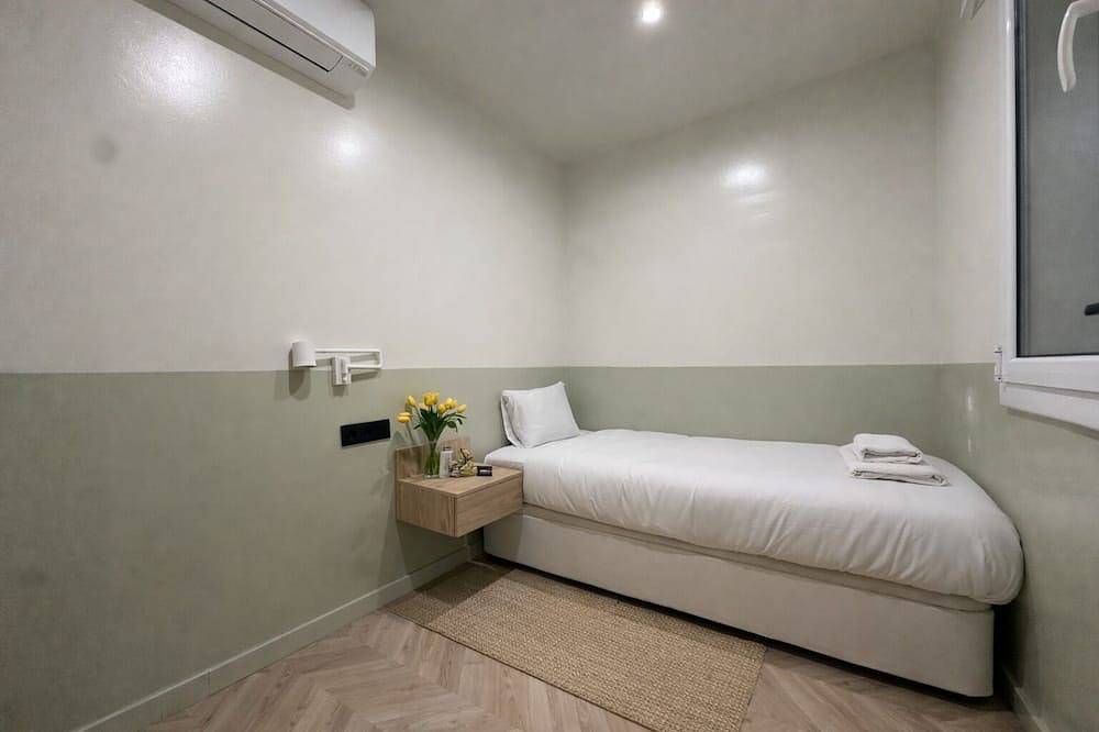 Apartamento entero, 5 minutes away from Sagrada Familia - 2 Br flat in Centro Barcelona, Barcelona