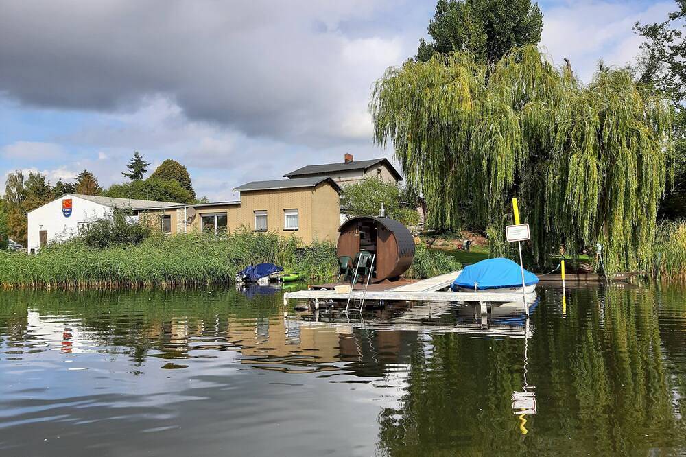 Tolles Ferienhaus direkt am Wasser mit eigenem Steg in Pritzerbe, Havelsee