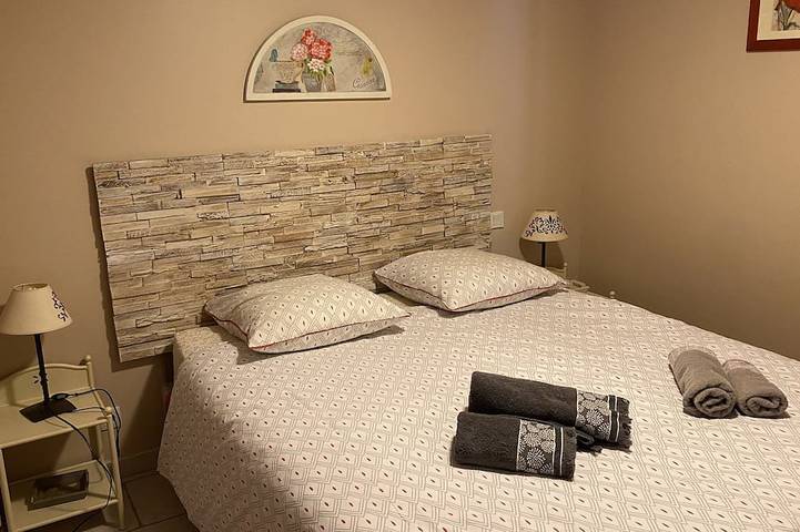 Gîte pour 4 personnes, avec jardin et piscine à Saint-Saturnin-lès-Avignon - 2