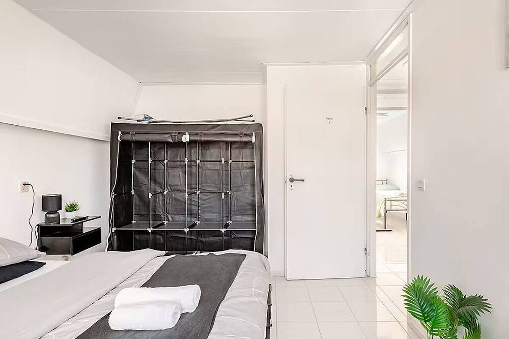 2 Minutes From Local Shops & Sea Wall! | Gorgeous Vacation Home in Terneuzen! in Terneuzen, Seeländisch Flandern