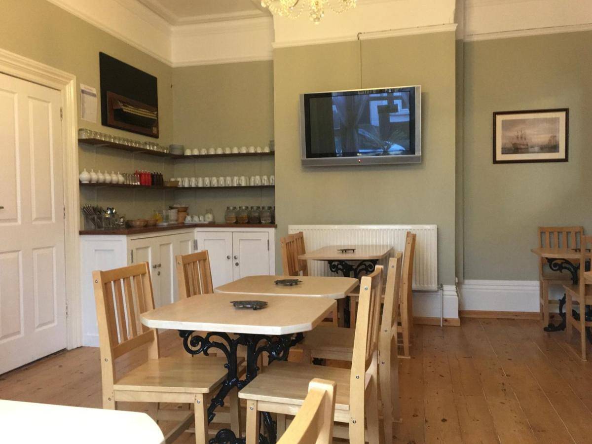 Bed and Breakfast for 2 people in Southsea, Portsmouth
