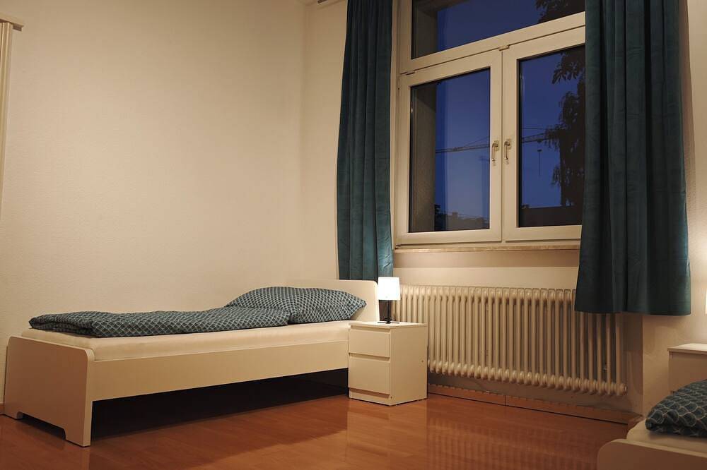 Ganze Wohnung, Owl - Gemütliches Apartment mit 3 Schlafzimmern für bis zu 6 Personen. in Durlach, Karlsruhe